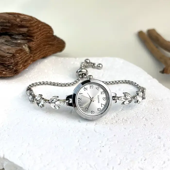 Montre trèfle à trois feuilles pour femme