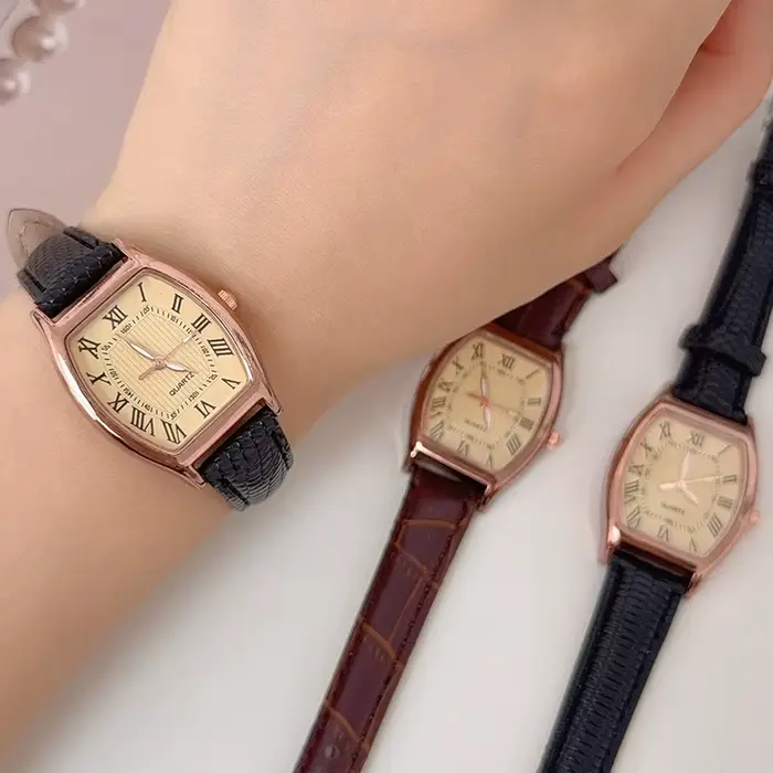 Femmes rétro bracelet en cuir PU montres qualités dames alliage