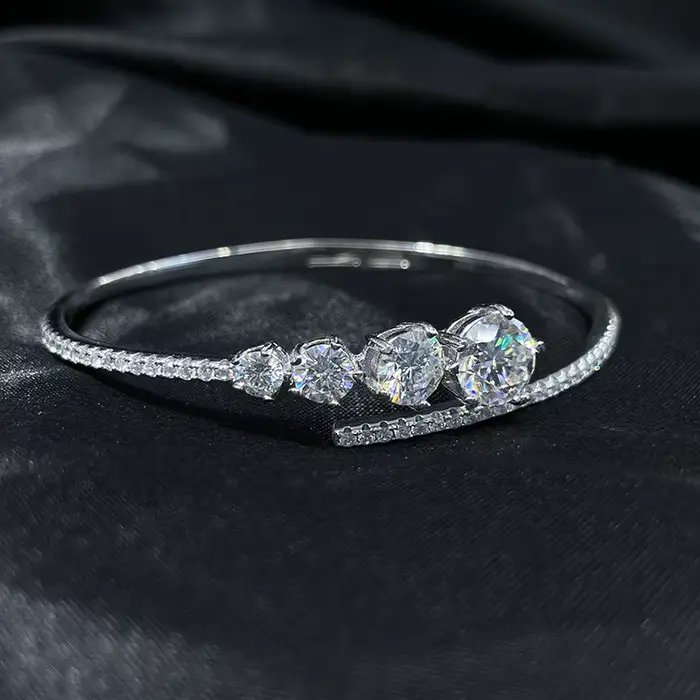 Bracelet réglable géométrique en or blanc plaqué argent S925 avec Moissanite de 3,8 CT pour femmes occasions spéciales naturellement élégantes