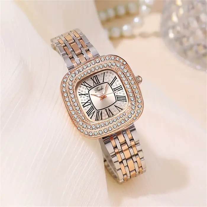 Montre à quartz carrée en acier inoxydable pour femme