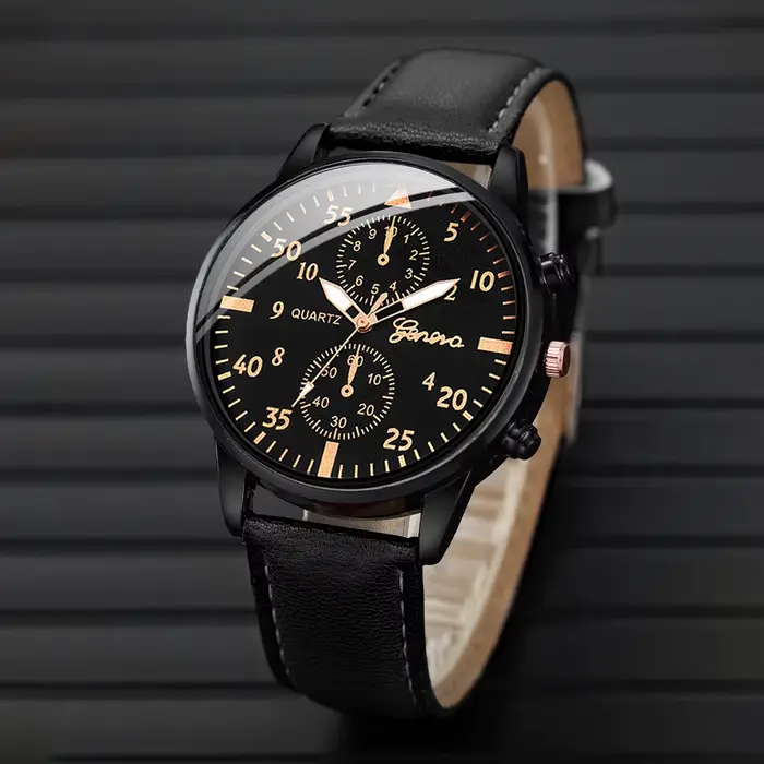 Montre à quartz analogique avec bracelet en cuir tissé pour homme