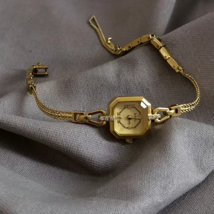Nouveau luxe élégant 18K Bracelet en or montres pour femmes mode petite chaîne Vintage Quartz dames montre