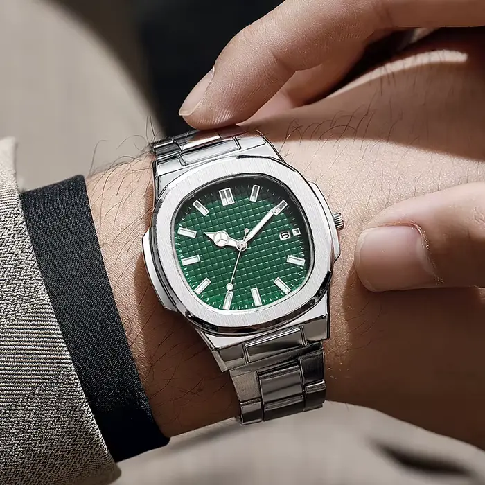 Montre carrée à quartz élégante pour homme avec affichage date auto et résistance aux chocs pour les occasions formelles et quotidiennes
