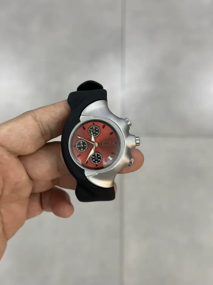 Montre rétro originale de forme spéciale, modèle multifonctionnel, à la mode, design de personnalité