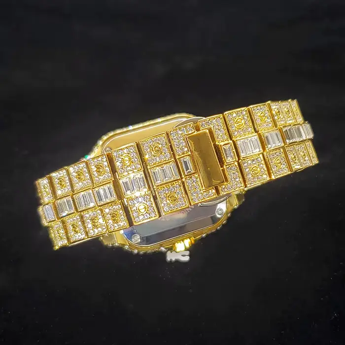 Montre de luxe originale pour hommes avec incrustations de diamant, boîtier carré, résistance à l'eau et mouvement quartz pour occasions spéciales et tous les jours