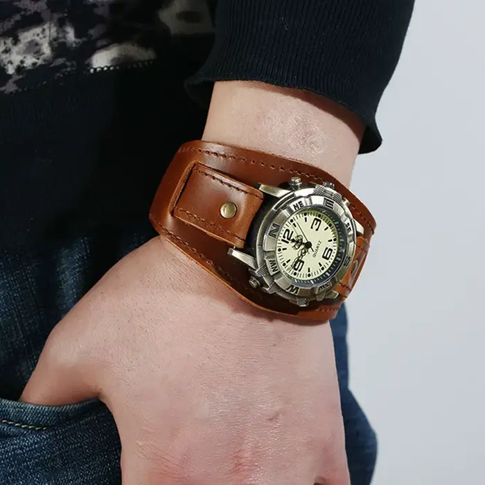 2025 Relogio rétro grand large Bracelet en cuir véritable montre hommes Punk Quartz manchette