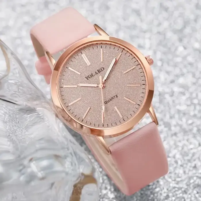 Nouvelles femmes simples montres Design de luxe montre en cuir dames montre-bracelet à Quartz