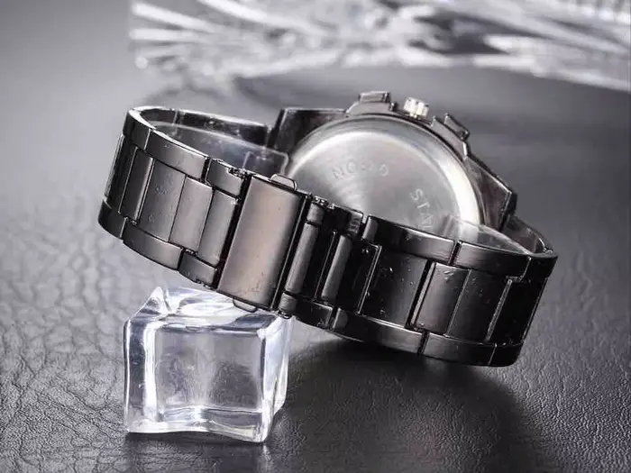 Montre de sport à quartz en acier inoxydable pour homme, montre-bracelet noire