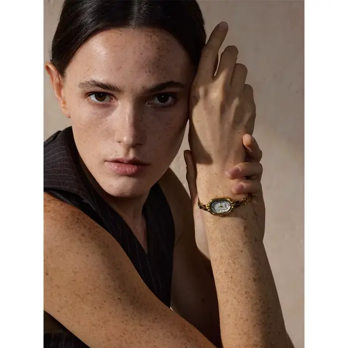 Montre Yhpup en acier inoxydable plaquée or 18 carats pour femmes style mode et casual occasions spéciales et quotidiennes