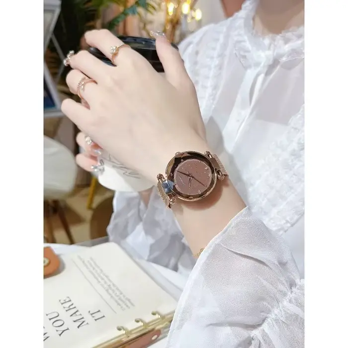 Montre habillée de luxe pour femme avec design All-Star
