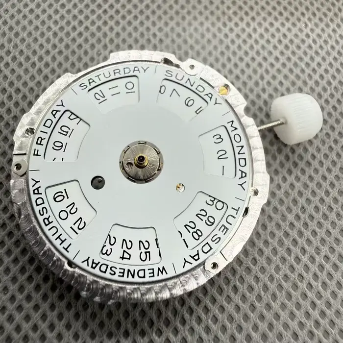 Mouvement automatique Shanghai 40mm et 36mm avec affichage jour et date en anglais et rouge ou blanc pour homme et femme occasions spéciales