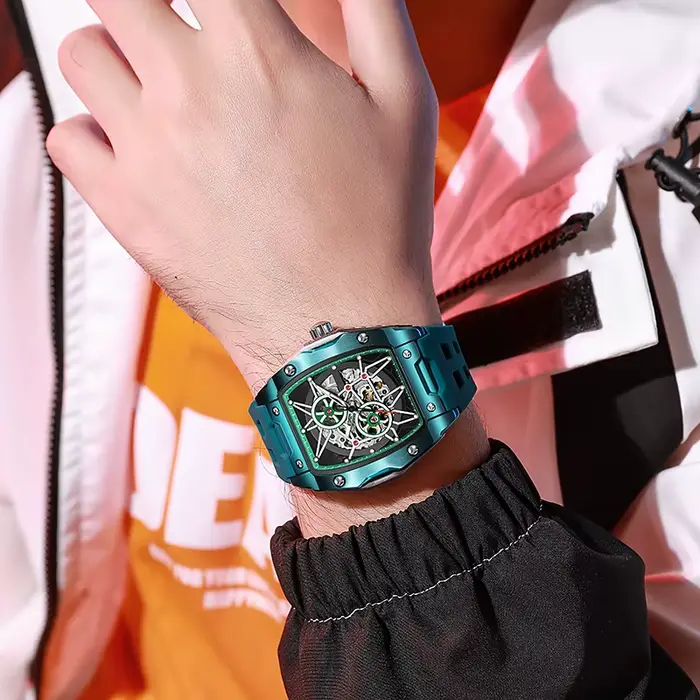 Montre mécanique automatique squelette luxueuse pour hommes résistante à l'eau et lumineuse nouvelle collection à offrir pour diverses occasions