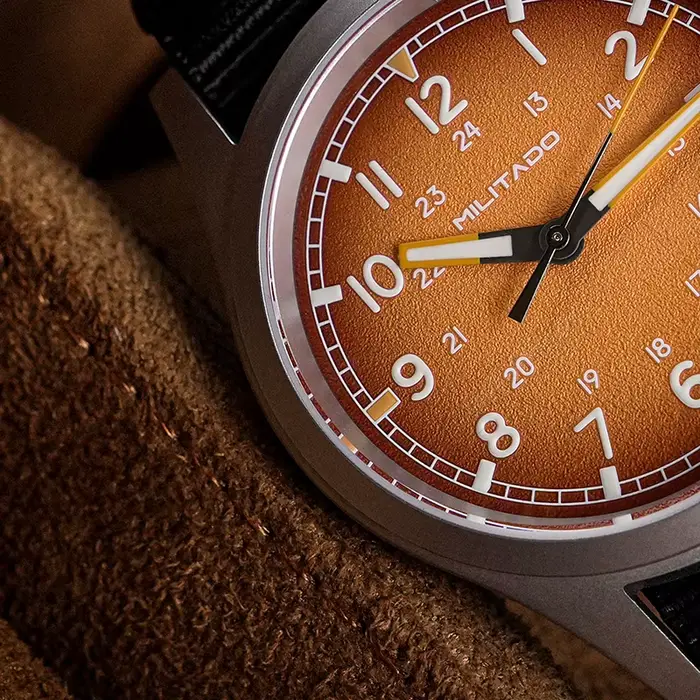 Montre Militado ML24 Nouveau Mouvement Quartz à Balayage VH31 Saphir Lumineuse Occasions Spéciales Robuste Vintage