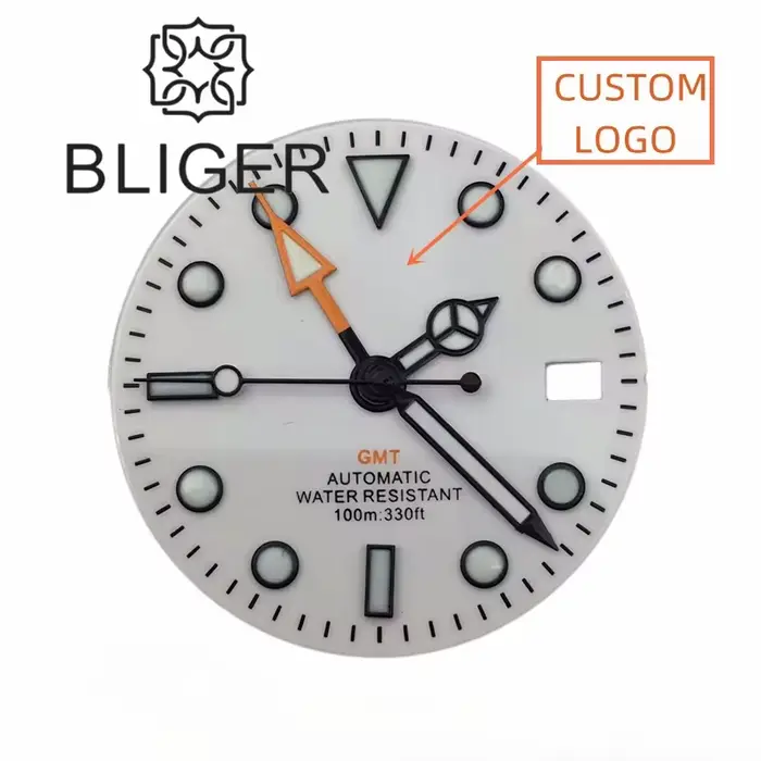 Cadran de montre personnalisé avec nom et logo
