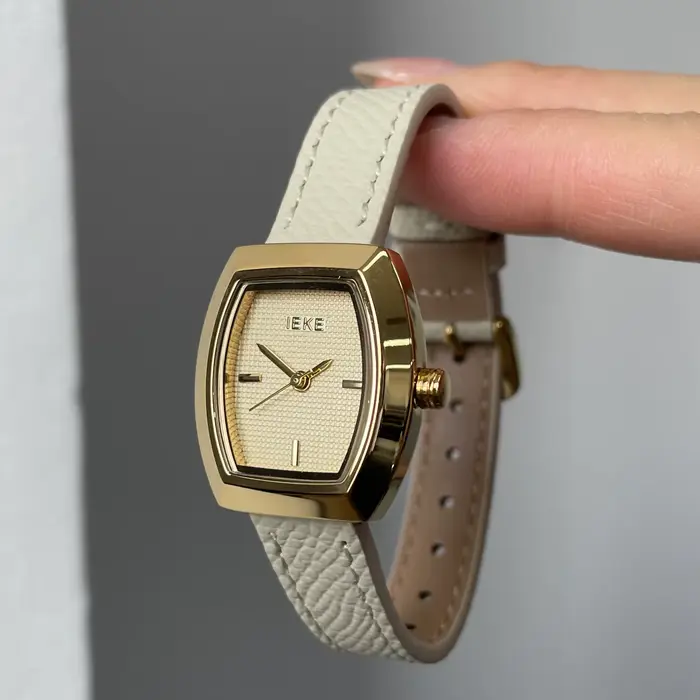 Montre rétro design artistique pour femmes