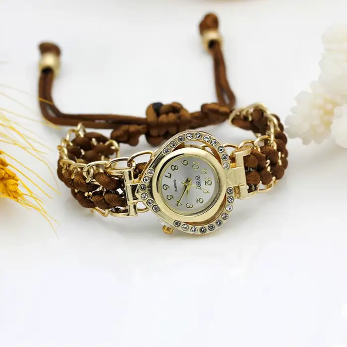 Montre-bracelet tricotée à la main pour femme