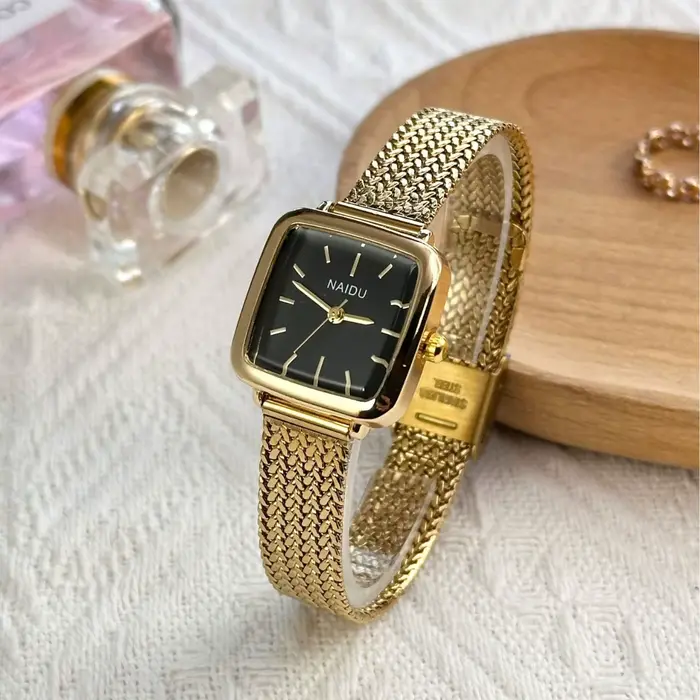 Montre élégante et moderne pour femme avec mouvement quartz et boîtier carré occasions spéciales