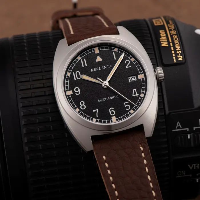 Montre de luxe en cuir cousue à la main de marque Berlenta