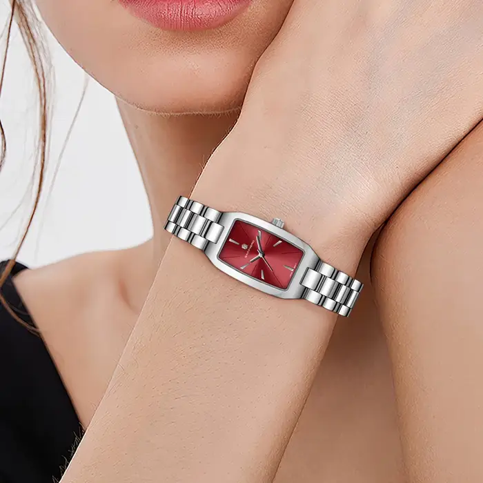 Montre en acier inoxydable SAPPHERO Quartz pour femmes élégante résistante à l'eau pour occasions spéciales et quotidiennes