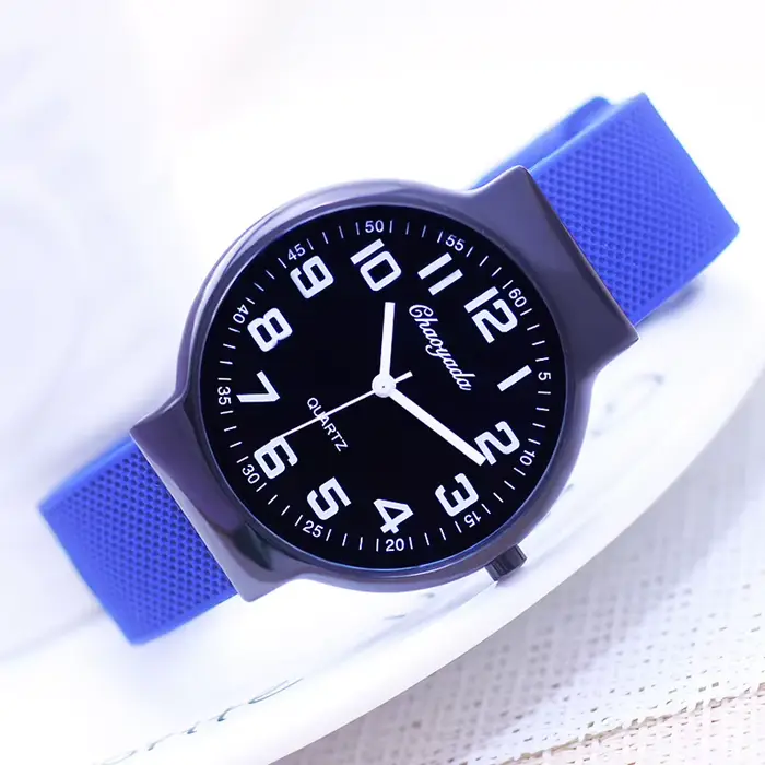 Montre homme CYD CHAOYADA avec bracelet en silicone résistant à l'eau pour hommes élégants et sportifs occassions multiples
