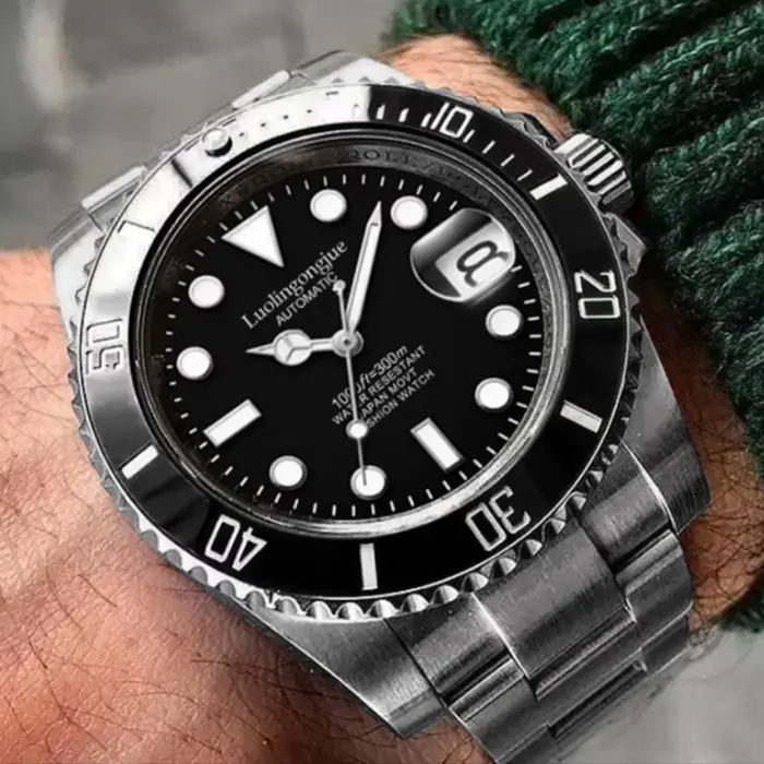 Montre de luxe pour homme avec design squelette de style professionnel