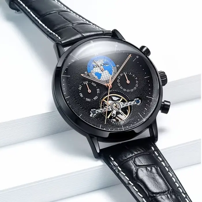 Montre mécanique automatique multifonctionnelle The Earth Chronograph