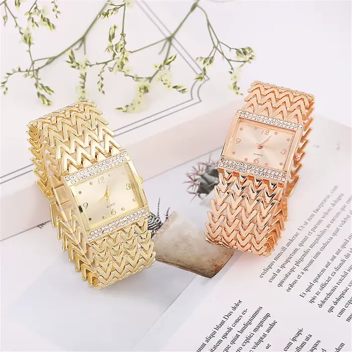 Montre bracelet de luxe en or pour dames