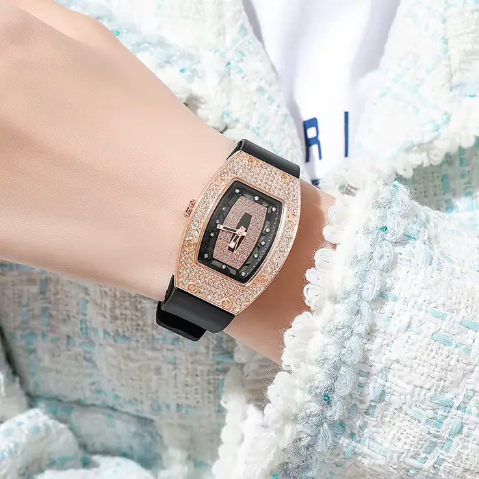 Nouveau Top montres de luxe pour femme célèbre cristal Silicone gelée montre à Quartz étudiants cadeau Reloj Mujer dames Tonneau montre-bracelet