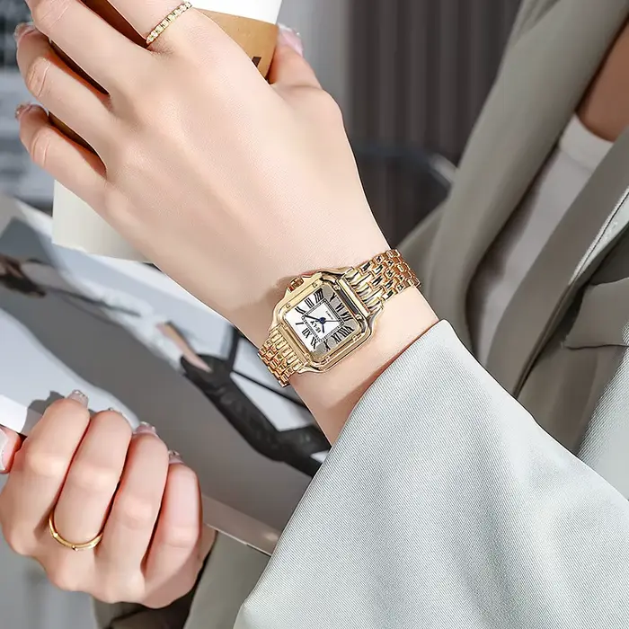 Montres carrées de luxe pour femmes