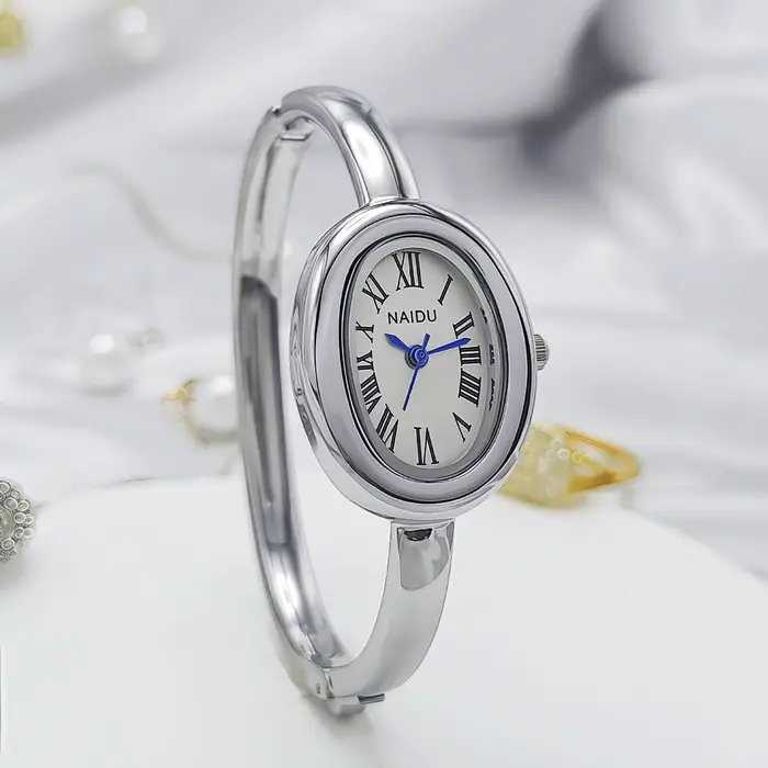 2025 nouvelles belles dames ovales montres pour femmes fille Simple argent or mignon Quartz élégant 