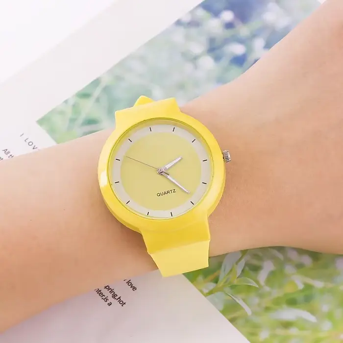 Montre-bracelet analogique à quartz pour femme