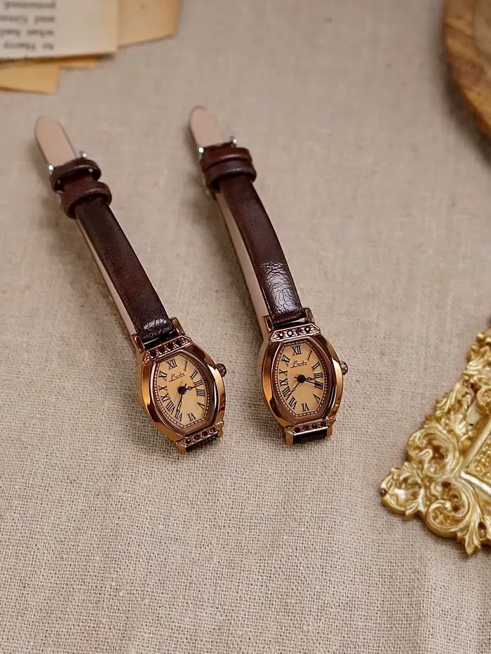 Montre rétro décontractée et élégante pour femme en forme de baril avec cadran en strass pour usage quotidien et soirées élégantes