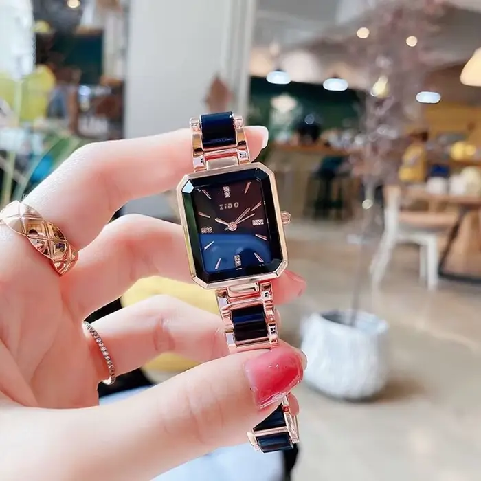 Montre en alliage rectangle quartz certifiée CE pour femmes style fashion et casual pour toutes occasions