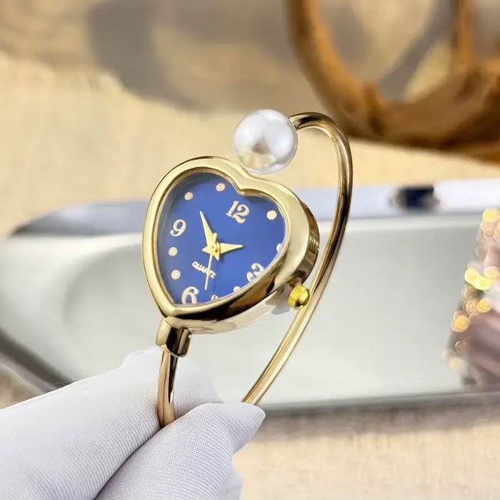 Nouveau Style Bracelet conception ouverte perle amour montre à Quartz