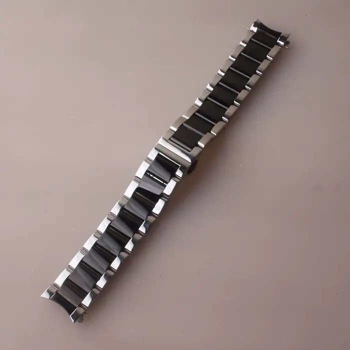 Bracelet de montre en acier inoxydable pour hommes et femmes, argent avec extrémité incurvée noire, 