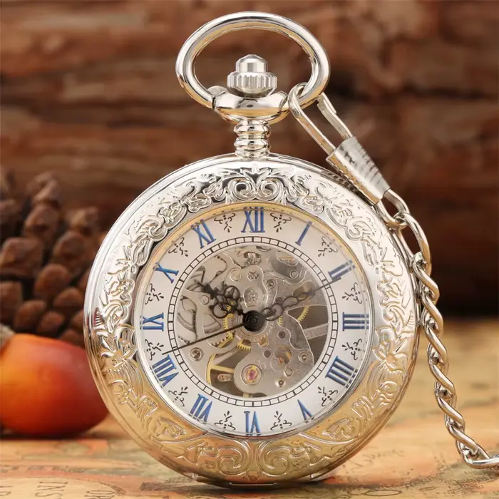 Montre de poche antique en argent mécanique avec mouvement ventilation manuel et affichage de chiffres romains bleus pour hommes et femmes occasions spéciales cadeaux pour personnes âgées