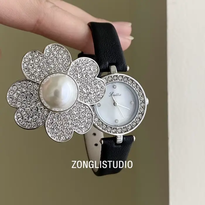 Montre pour femme rétro de luxe, montre à quartz avec couvercle exquis, montre pour femme rétro en c
