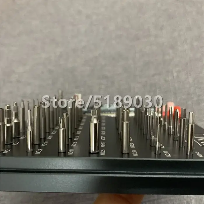 Assortiment d'outils de réparation de montres