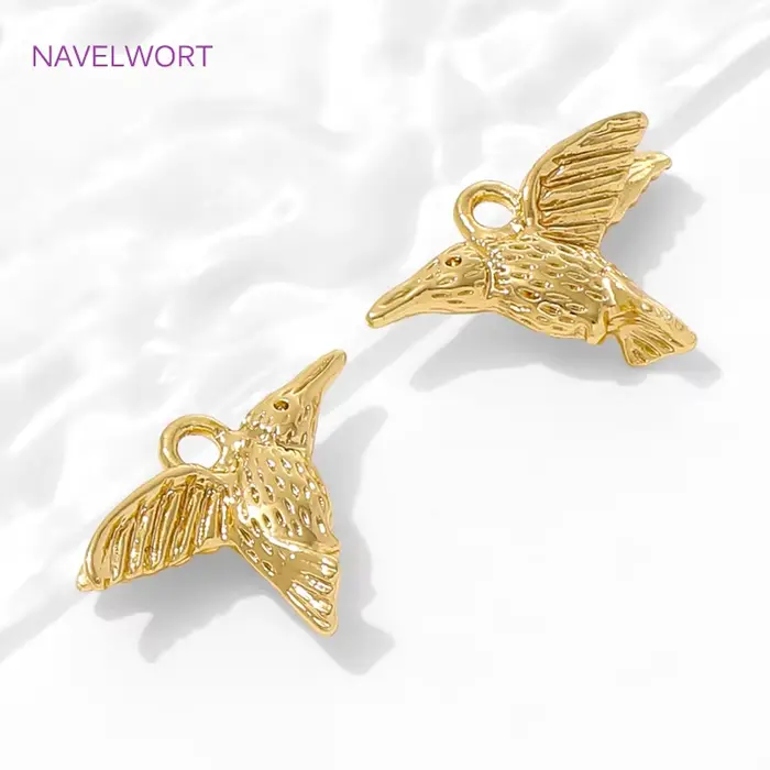 Pendentif à breloques colibri en laiton plaqué or 18 carats