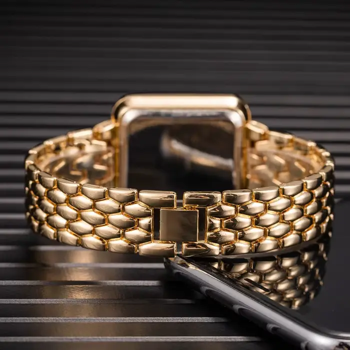 Montre numérique de luxe en alliage avec bracelet ajustable pour femmes, résistante à l'eau, idéale pour toutes les occasions