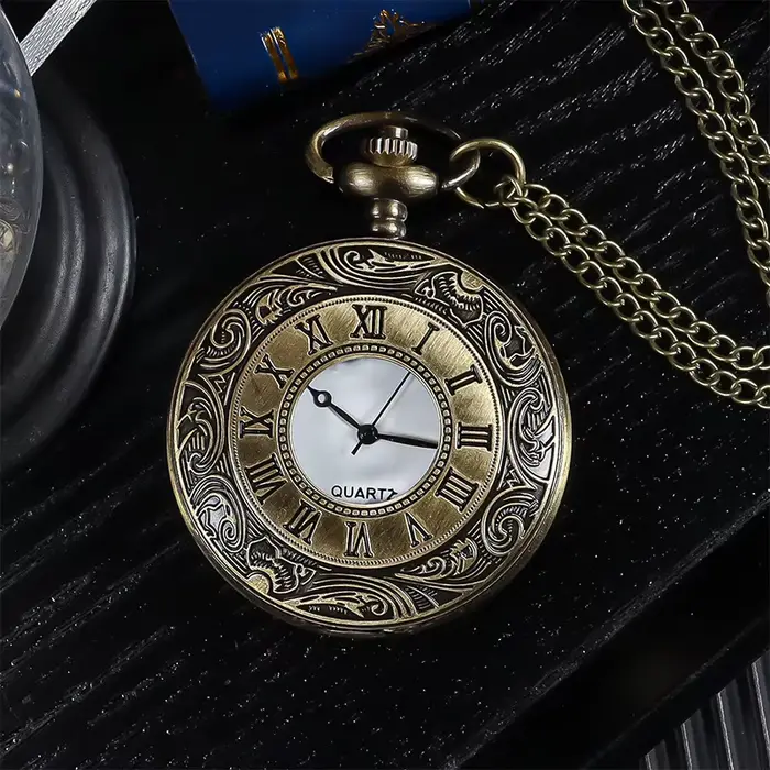 Montre à gousset vintage cadran gravé style rétro montre-collier unisexe cadeau tendance homme femme occasions spéciales historiques