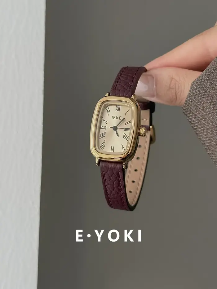Montre rétro en cuir résistante à l'eau pour femmes style fashion et casual cadran romain occasionnels spéciaux
