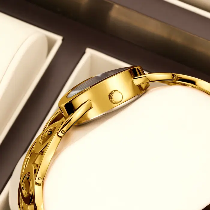 Montre-bracelet tendance pour femme : une montre à quartz luxueuse