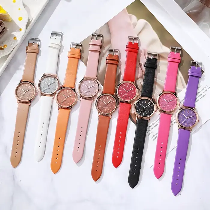 New Simple Women Watches Luxury Design Leather Watch Ladies Quartz Wristwatch Womens Small Round Dial Clock