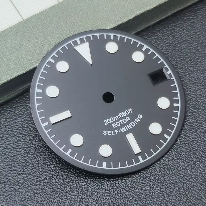 Neiton – cadran de montre noir blanc bleu gris vert