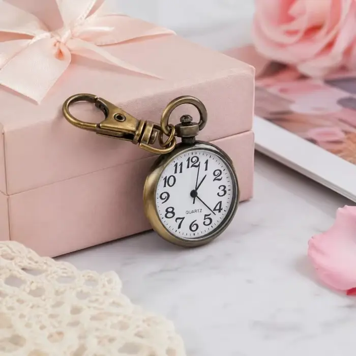Montre de poche à clipser avec mousqueton