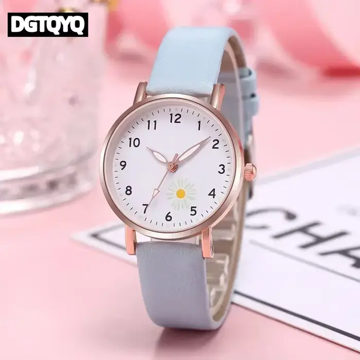 Montre rétro lumineuse pour femmes en alliage avec bracelet en cuir pour occasions spéciales et tenues quotidiennes