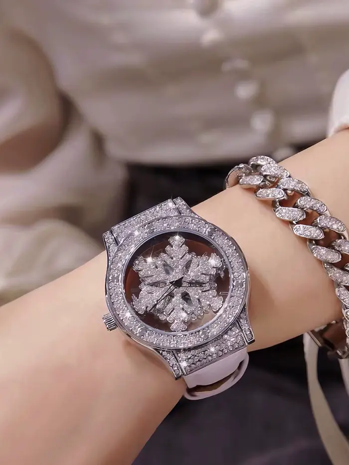 Nouvelle montre à quartz élégante pour femme en argent