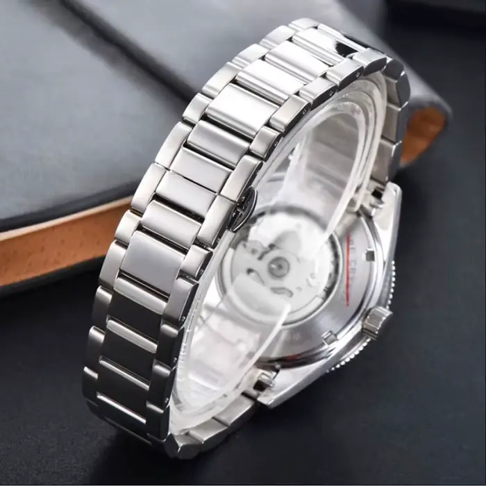 Logo de montre personnalisé pour homme