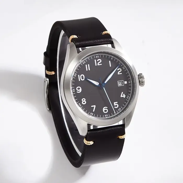 Montre de terrain tendance pour homme